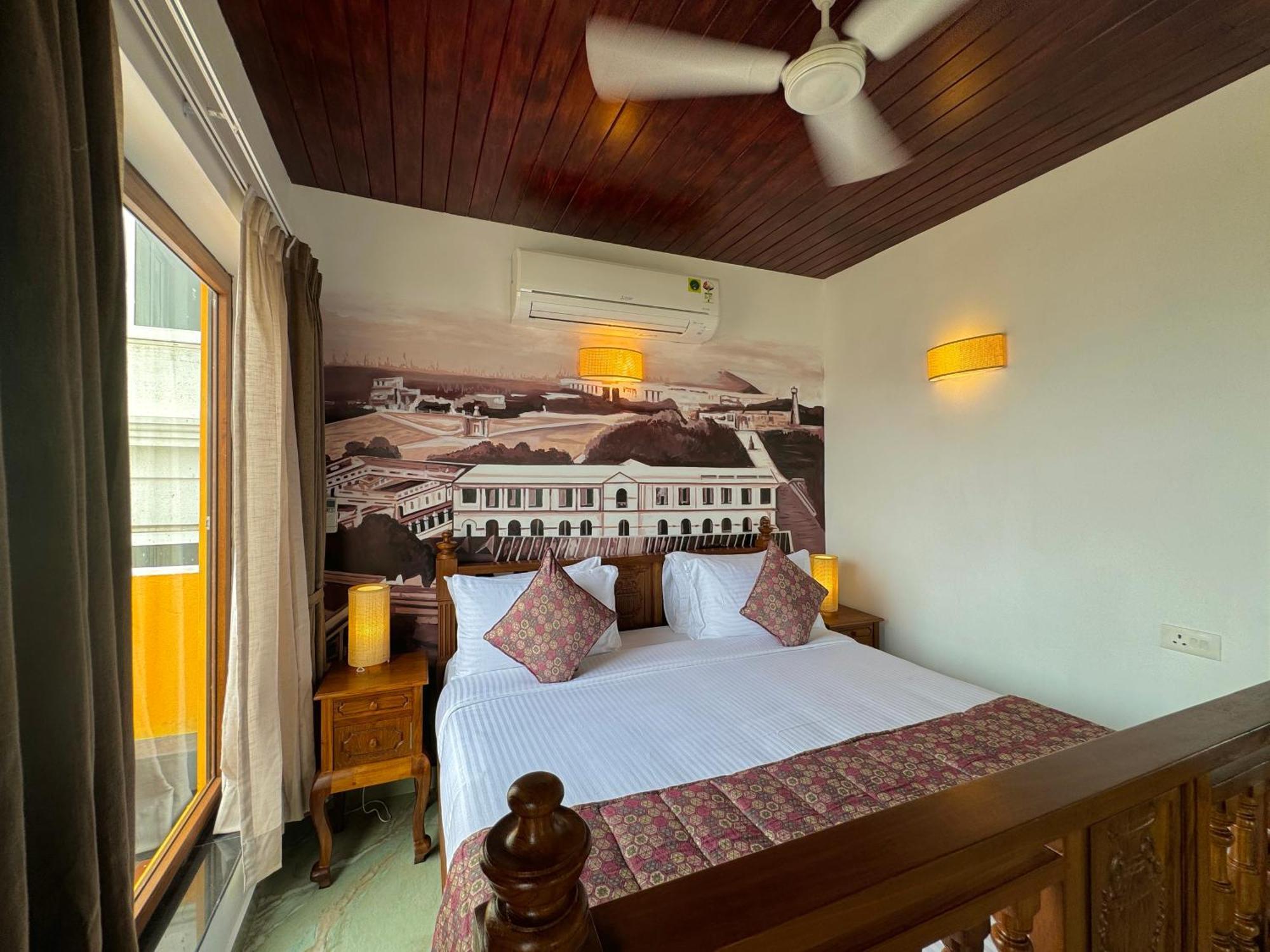 La Plage Seaview Suites Пондичерри Экстерьер фото