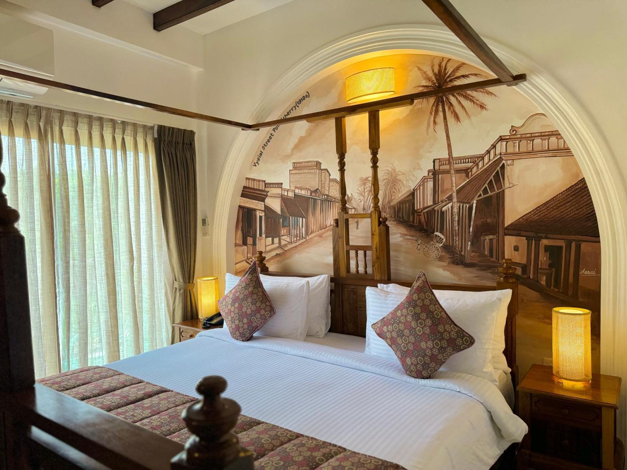La Plage Seaview Suites Пондичерри Экстерьер фото