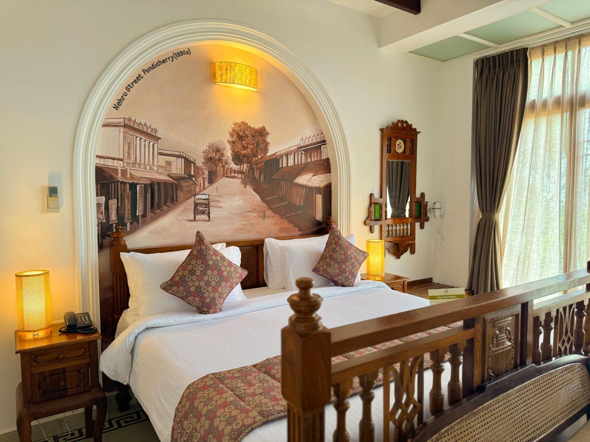 La Plage Seaview Suites Пондичерри Экстерьер фото