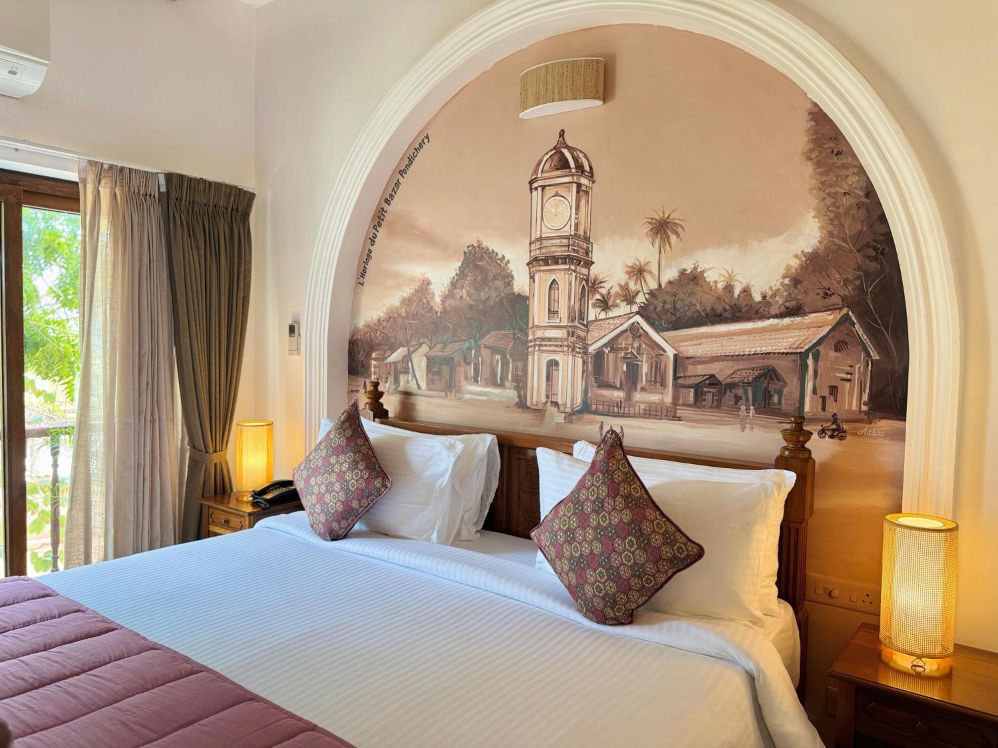 La Plage Seaview Suites Пондичерри Экстерьер фото